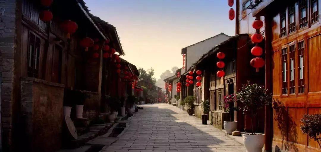 贾平凹《暂坐》：西京女性受欲望所累，在狂欢时丢了最珍贵的东西